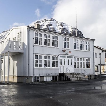Einarshusid Guesthouse Bolungarvík 외부 사진