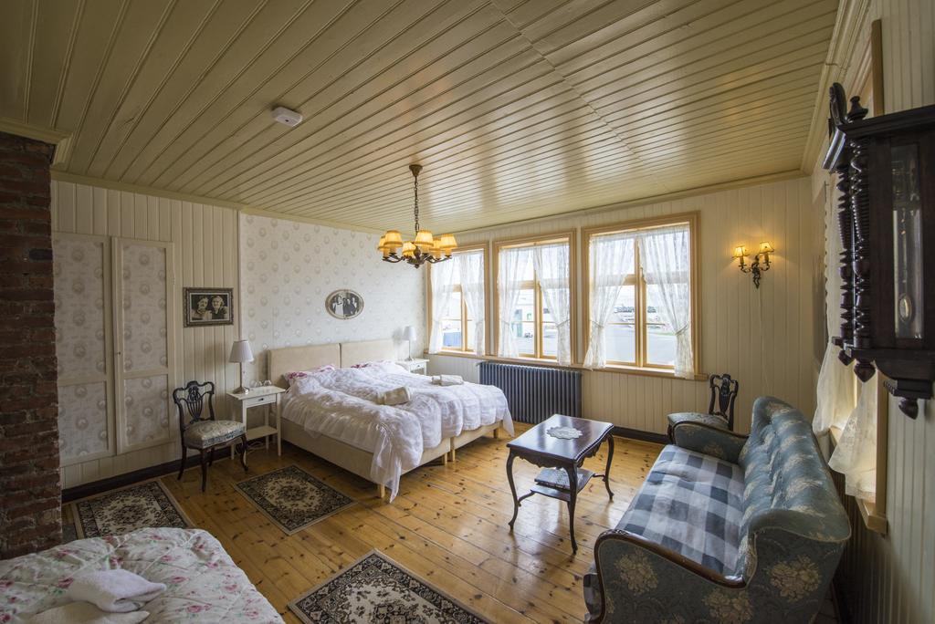 Einarshusid Guesthouse Bolungarvík 외부 사진