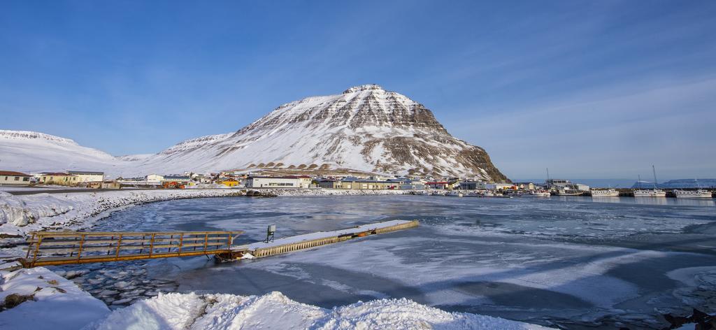 Einarshusid Guesthouse Bolungarvík 외부 사진